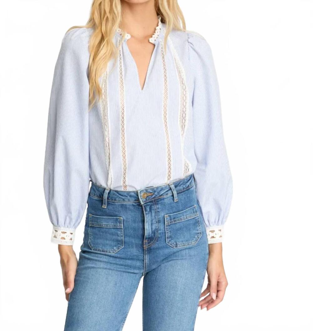 NEW CABALLERO lena top in blue/white seersucker